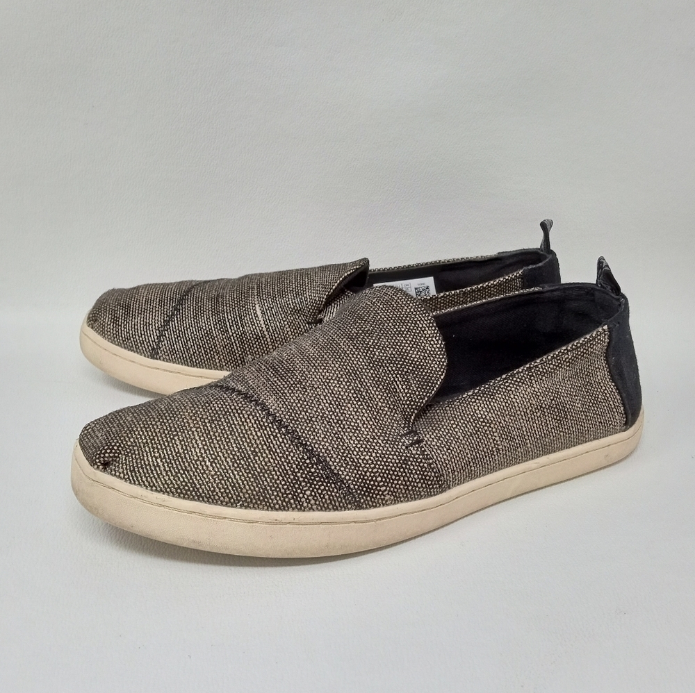 TOMS Slide On Loafers, Metallic. Women’s Size 8